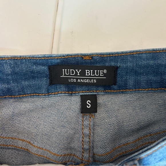 Judy Blue High Waist Tummy Control Double Button Bermuda Shorts Size Small - Picture 3 of 6